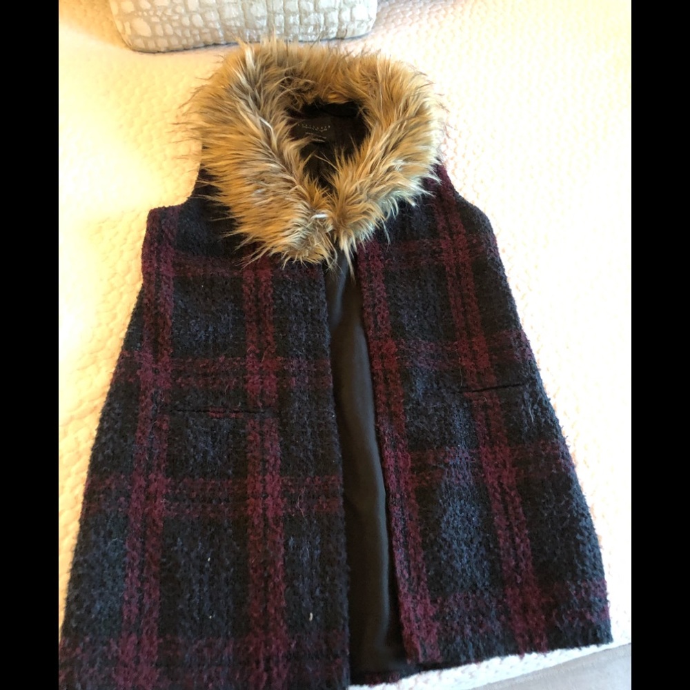 Plaid Vest with detachable faux fur collar